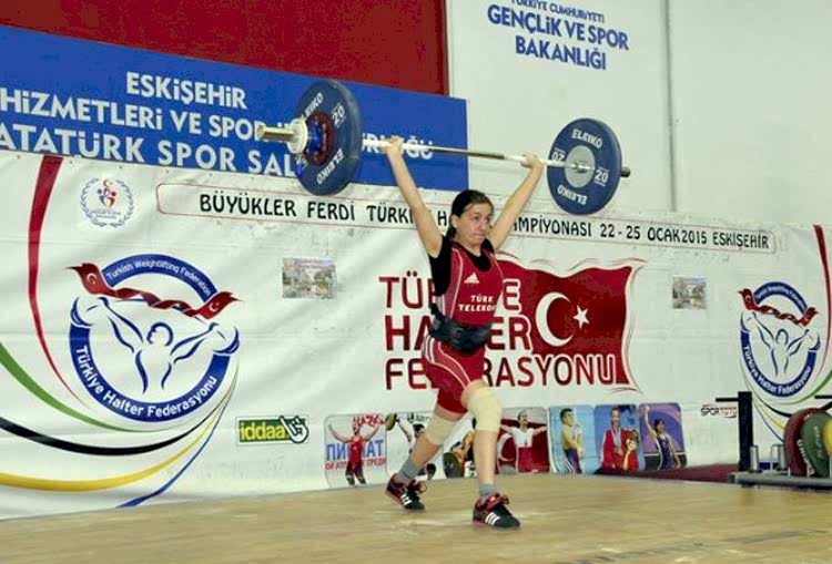 Halter'de Semanur Karataş Türkiye üçüncüsü... gorseli